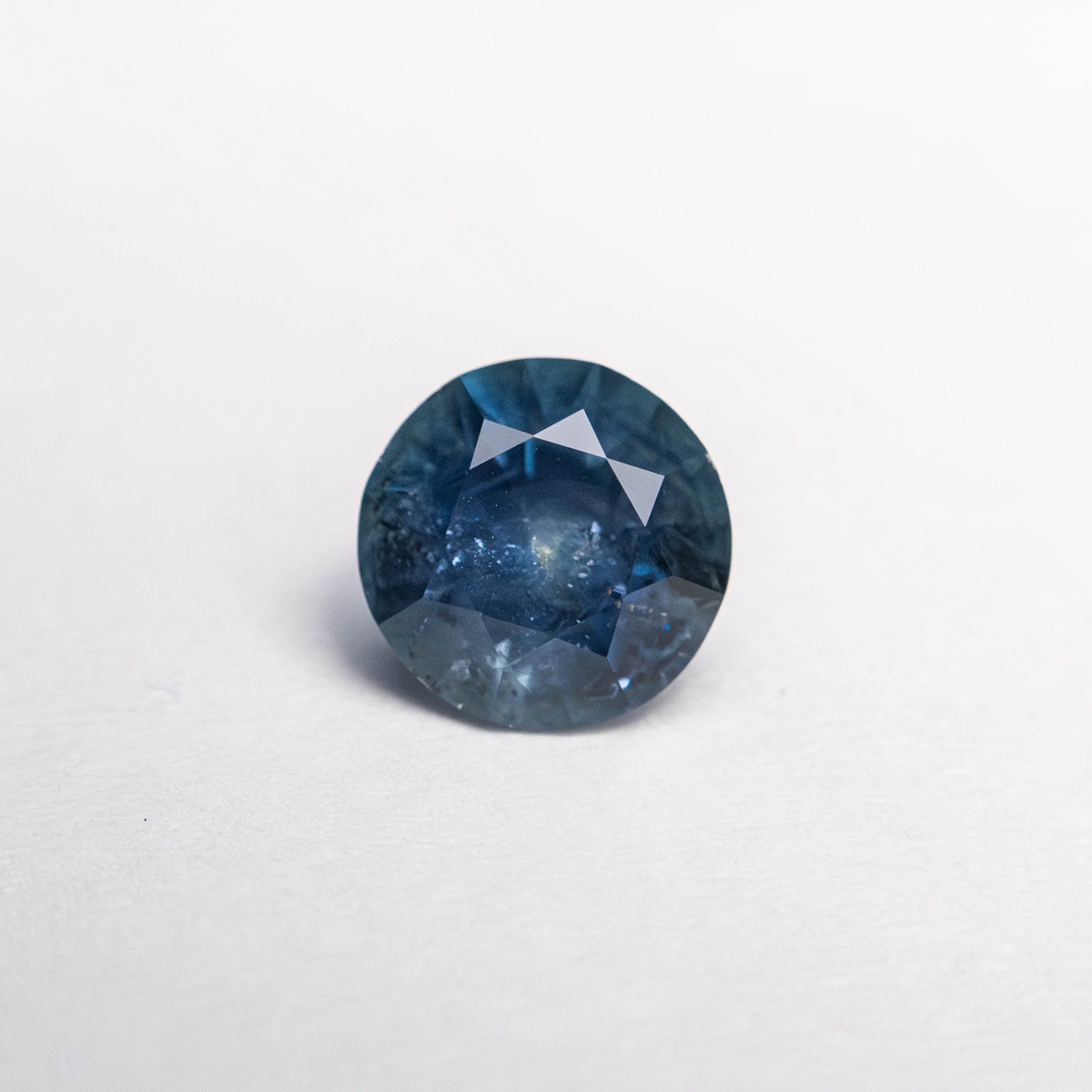 0.81ct 5.67x5.58x3.75mm Round Brilliant Sapphire 19942-33
