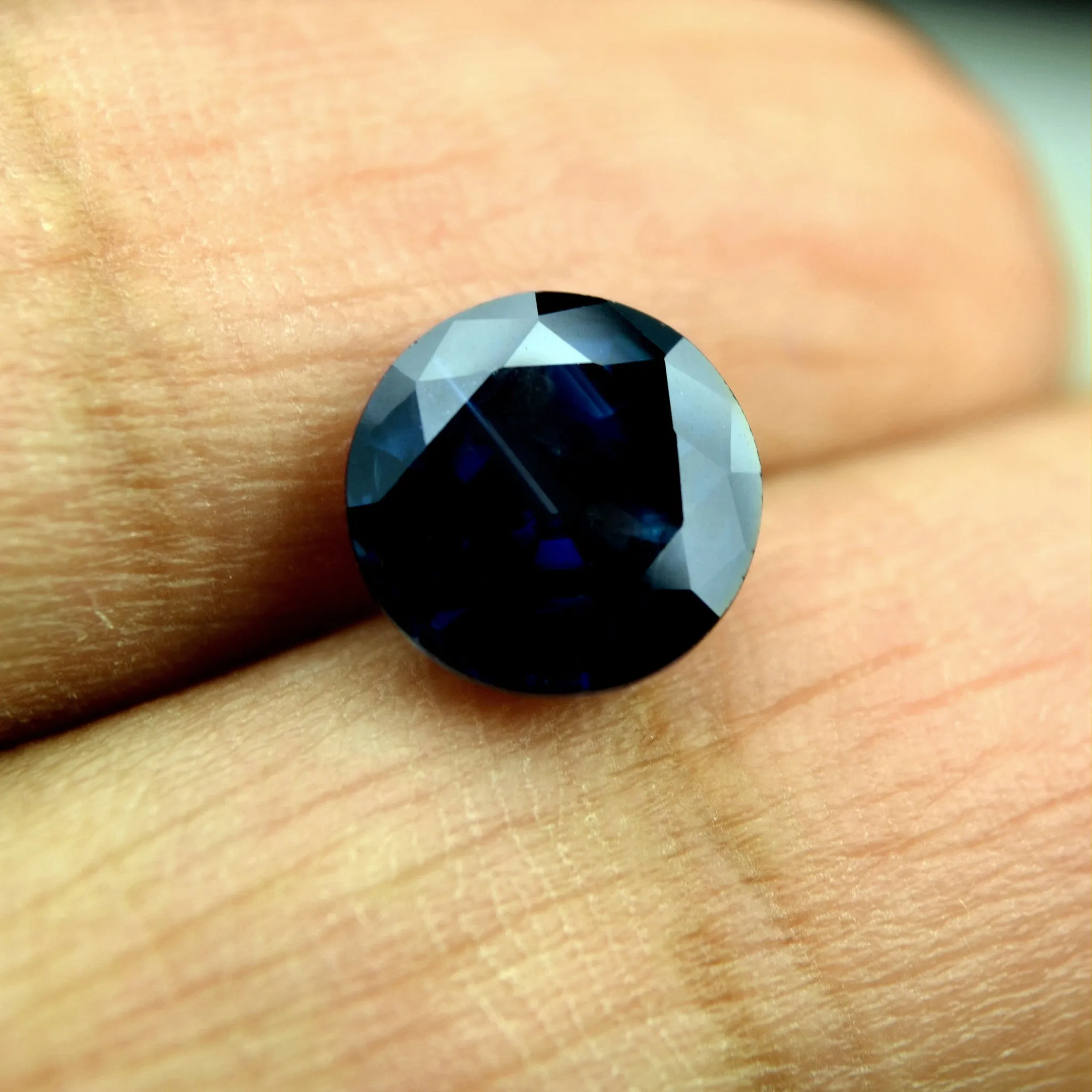 2.77 ct Certified Natural Blue Sapphire