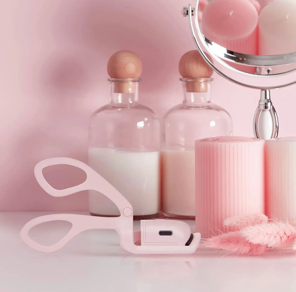 HEATED EYELASH CURLER