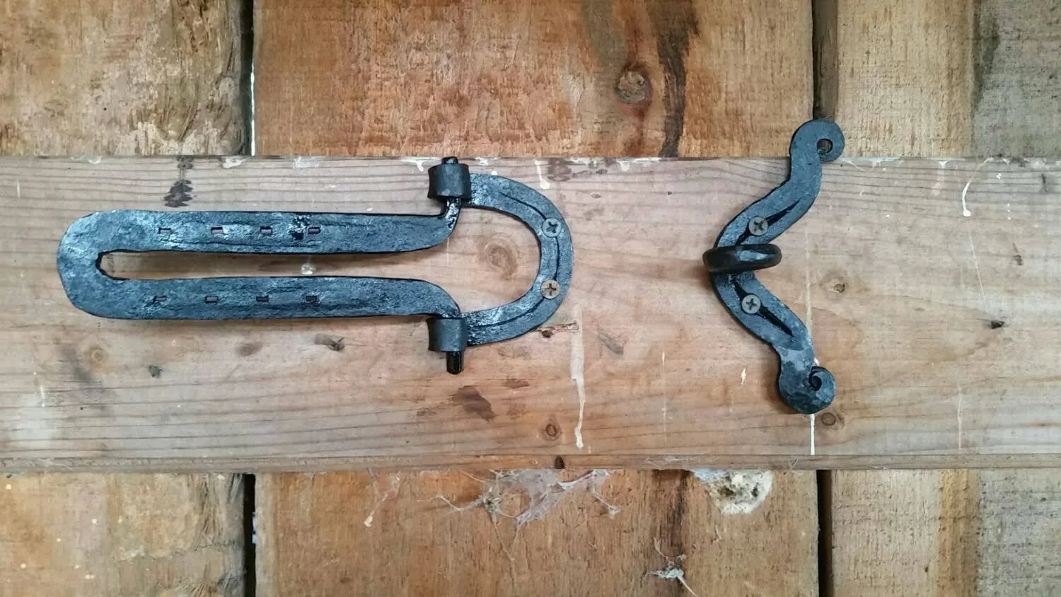 Horse Shoe Swivel Hasp Hinge