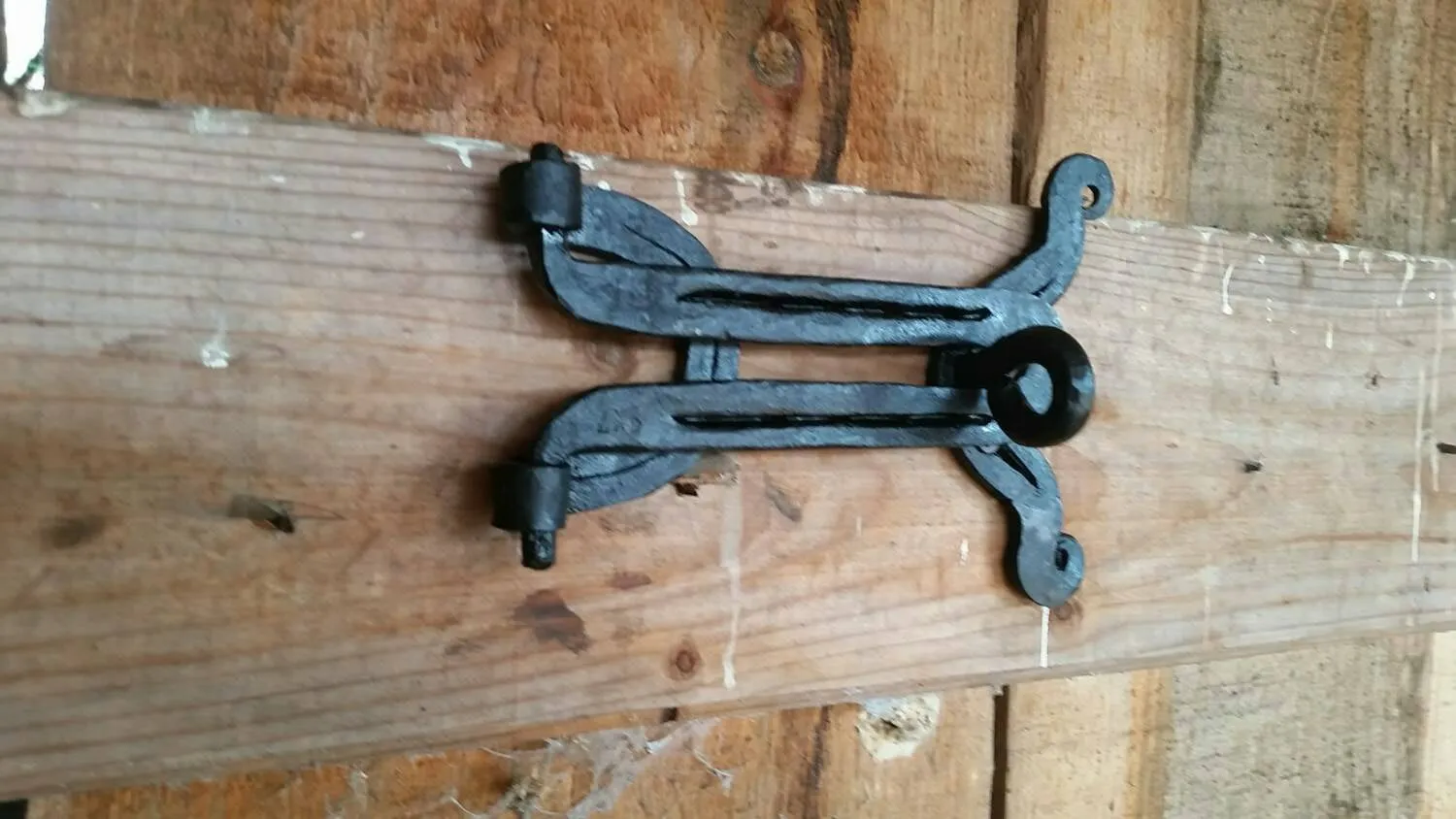 Horse Shoe Swivel Hasp Hinge