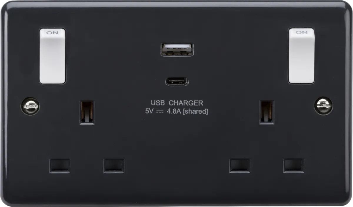 Knightsbridge PM9002 Part M 13A 2G Switched Socket with White Outboard Rockers   2xUSB (A C) 4.8A