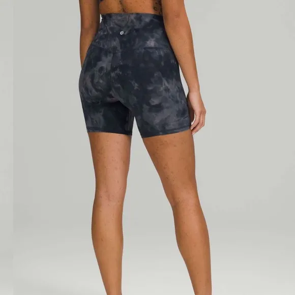 Lululemon Diamond Dye High-Rise Shorts- Size 4