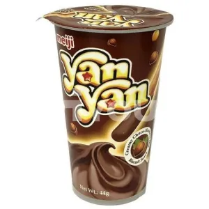 Meiji Yanyan Choco Hazelnut Dip Biscuit Snack 44g ~ 明治榛子巧克力味 44g