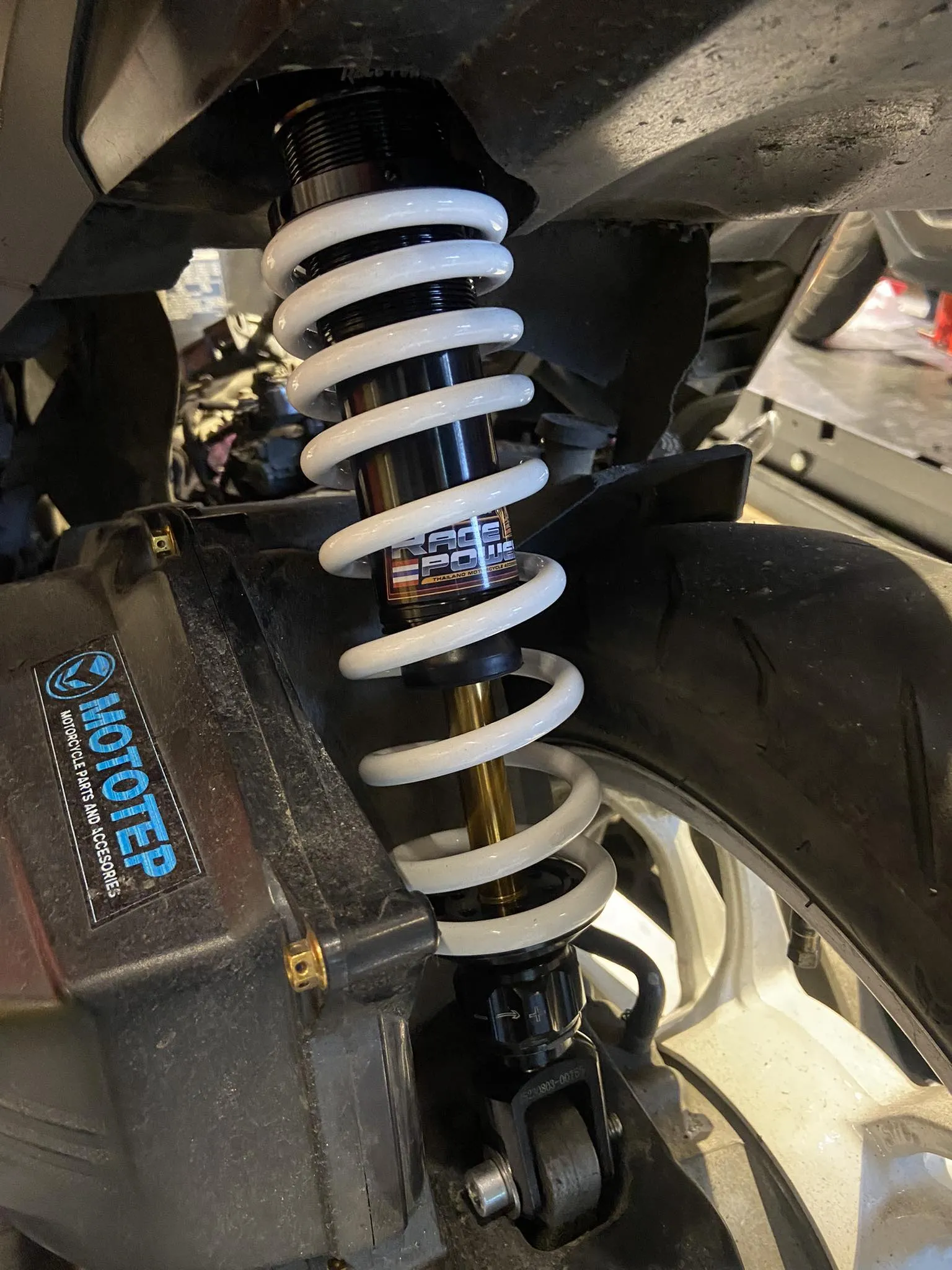 RACE POWER PREMIUM HONDA CLICK (BLACK/WHITE)
