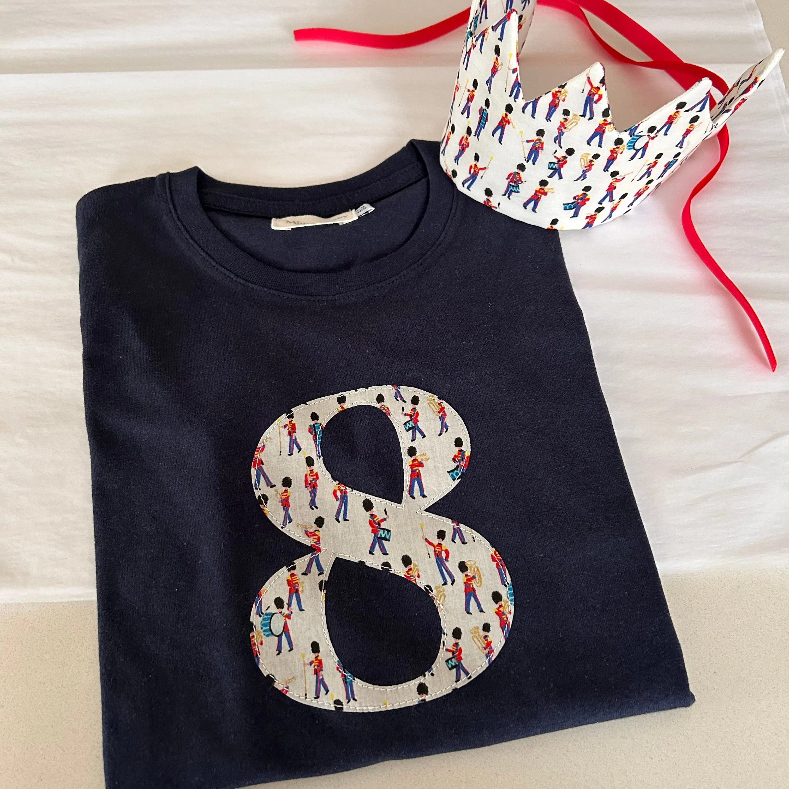 Short sleeve birthday t-shirt & crown set